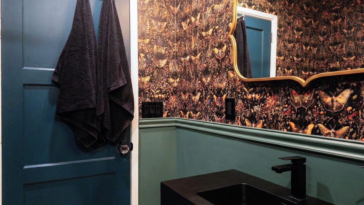 Photo of Bathroom in Pierson Place Historic District
