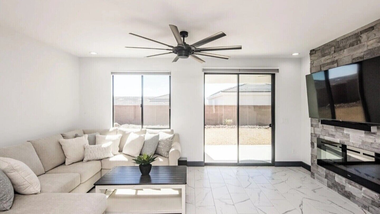 Photo of Livingroom in Desert Hills