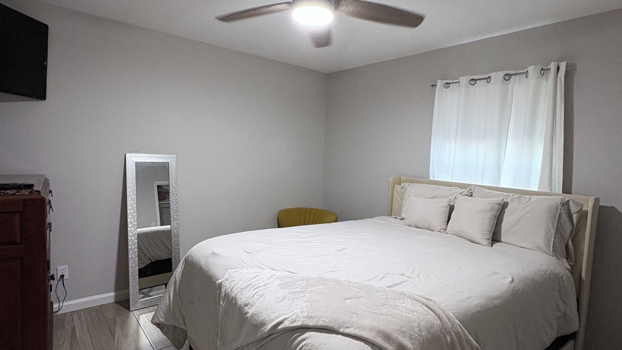 Photo of Bedroom in Palm Valley