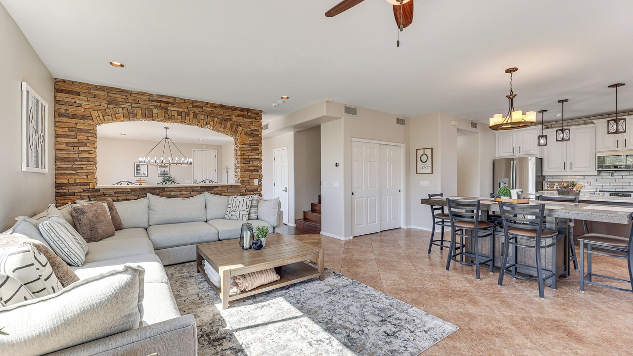 Photo of Livingroom in Gold Canyon