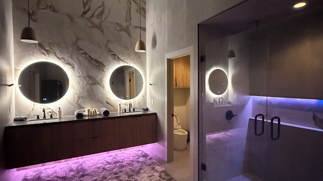 Photo of Bathroom in Edinburg