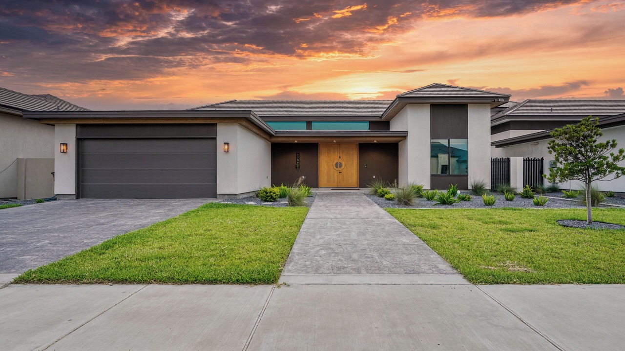 Photo of Outdoor in Edinburg