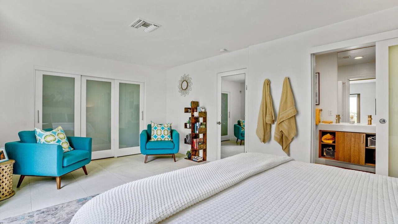 Photo of Bedroom in Historic Tennis Club