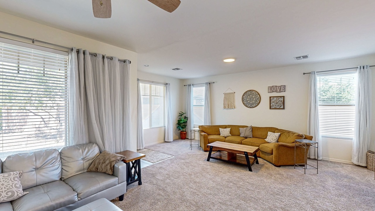 Photo of Livingroom in Marana