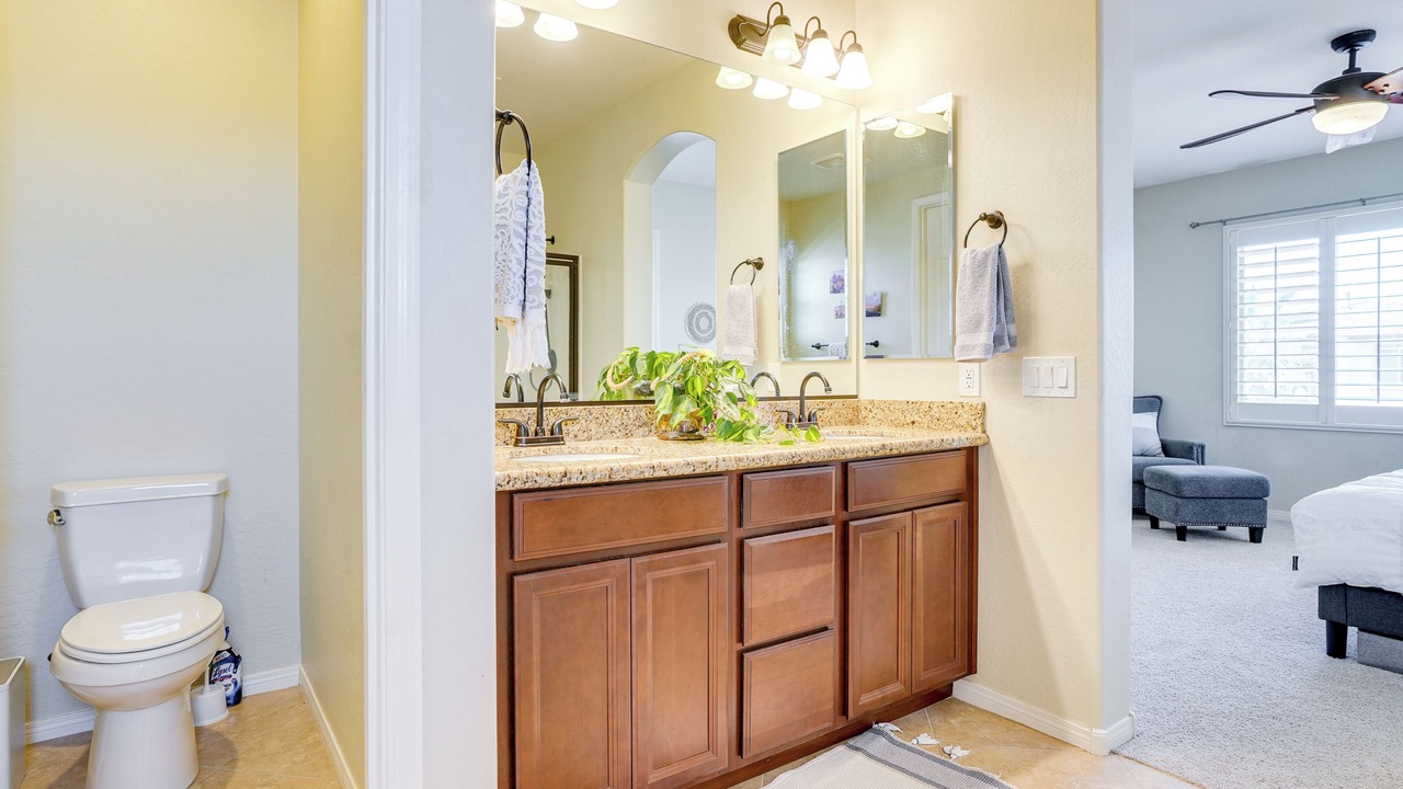 Photo of Bathroom in Montecito in Estrella