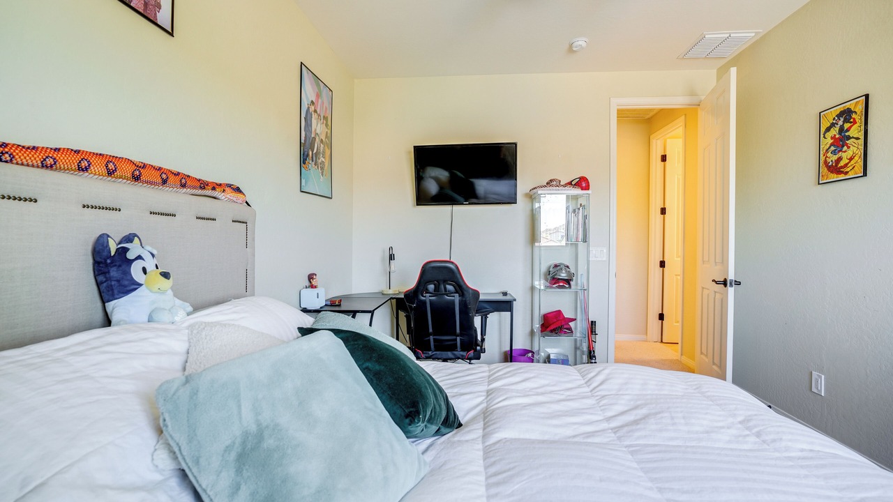Photo of Bedroom in Montecito in Estrella