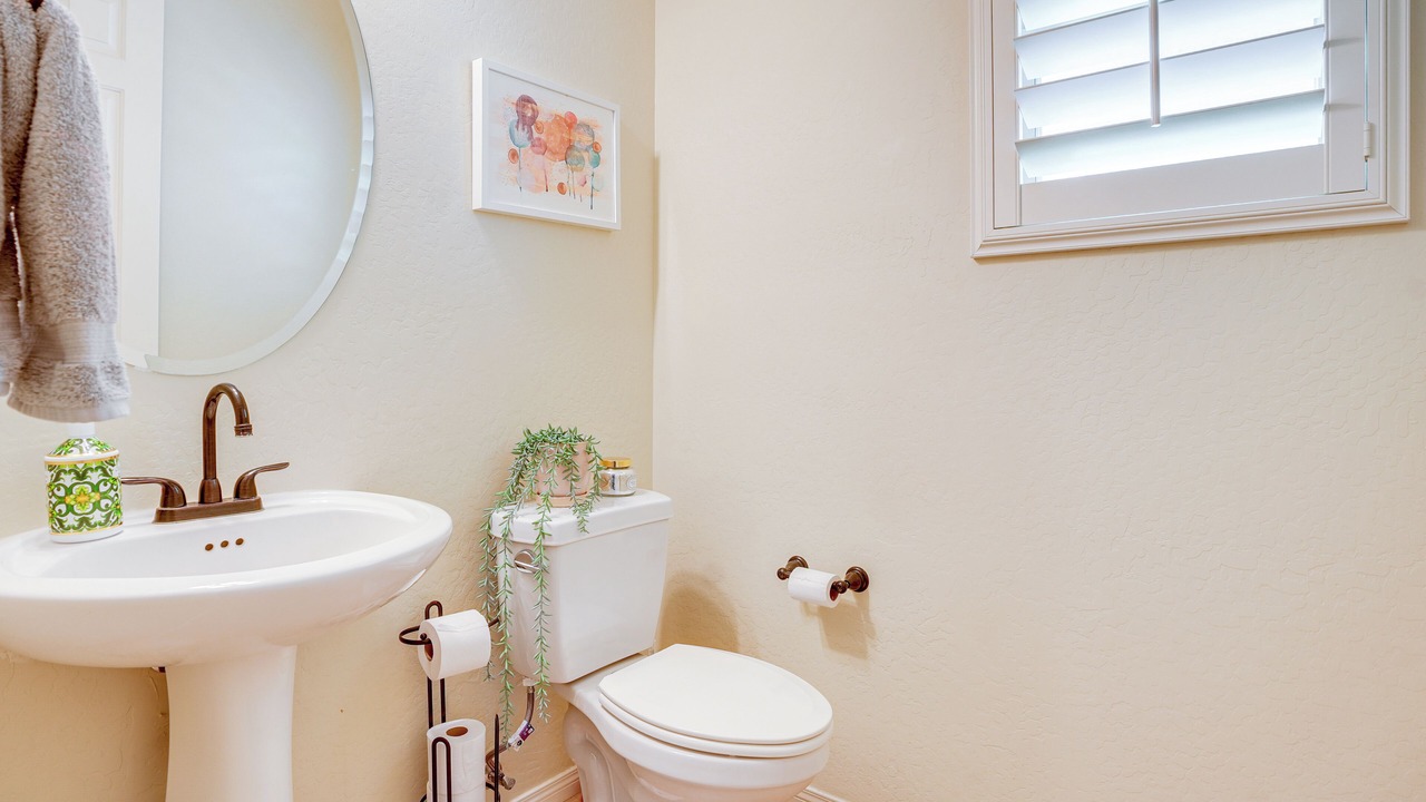 Photo of Bathroom in Montecito in Estrella
