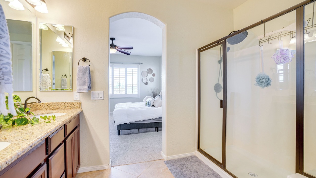 Photo of Bathroom in Montecito in Estrella