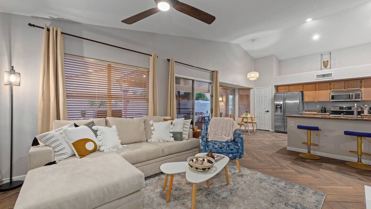Photo of Livingroom in Monarch