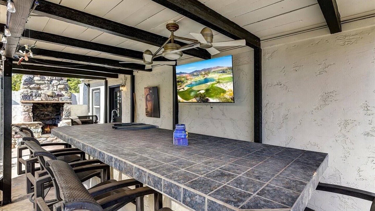 Photo of Livingroom in Encanto