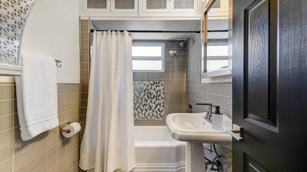 Photo of Bathroom in Encanto
