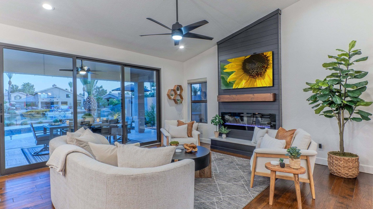 Photo of Livingroom in Crystal Shores