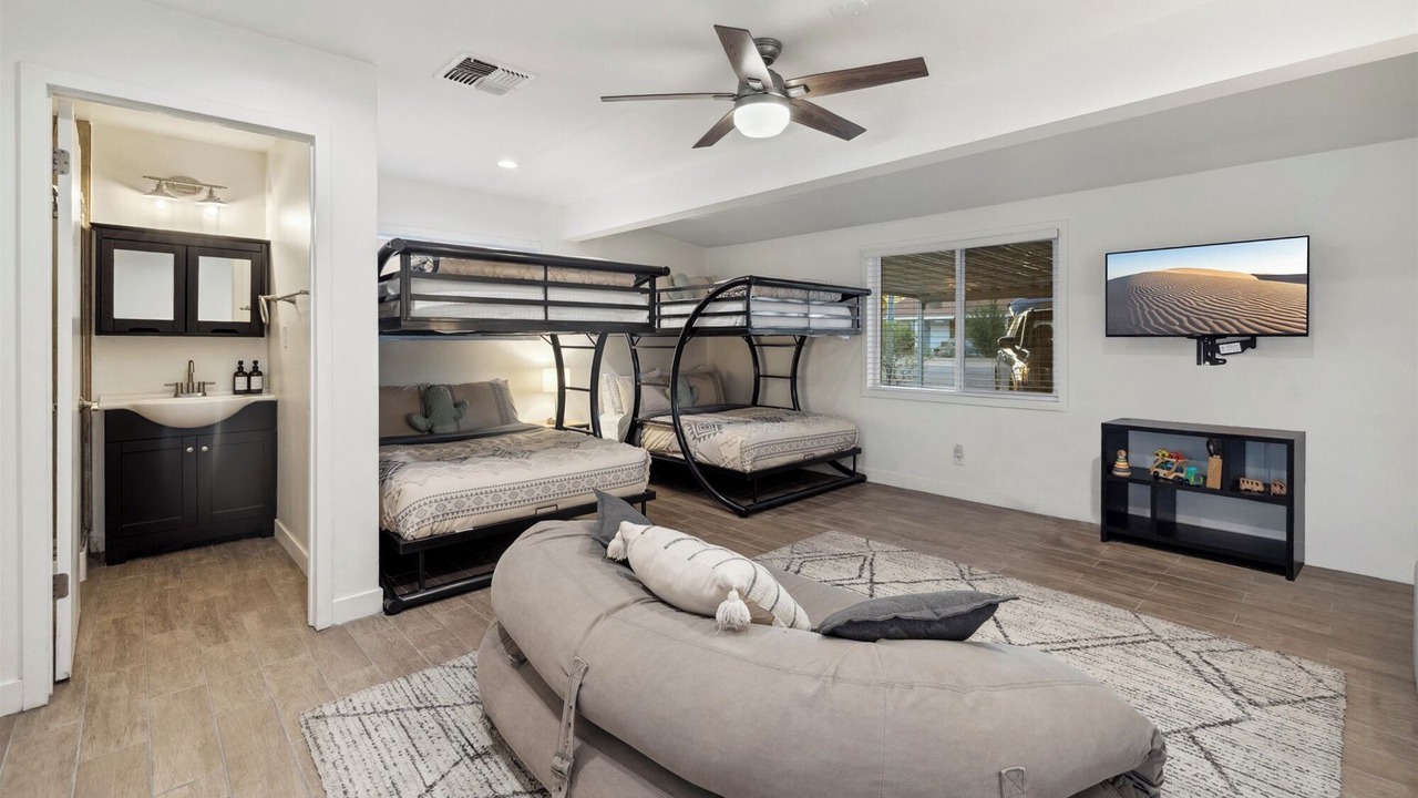 Photo of Bedroom in New Papago Parkway