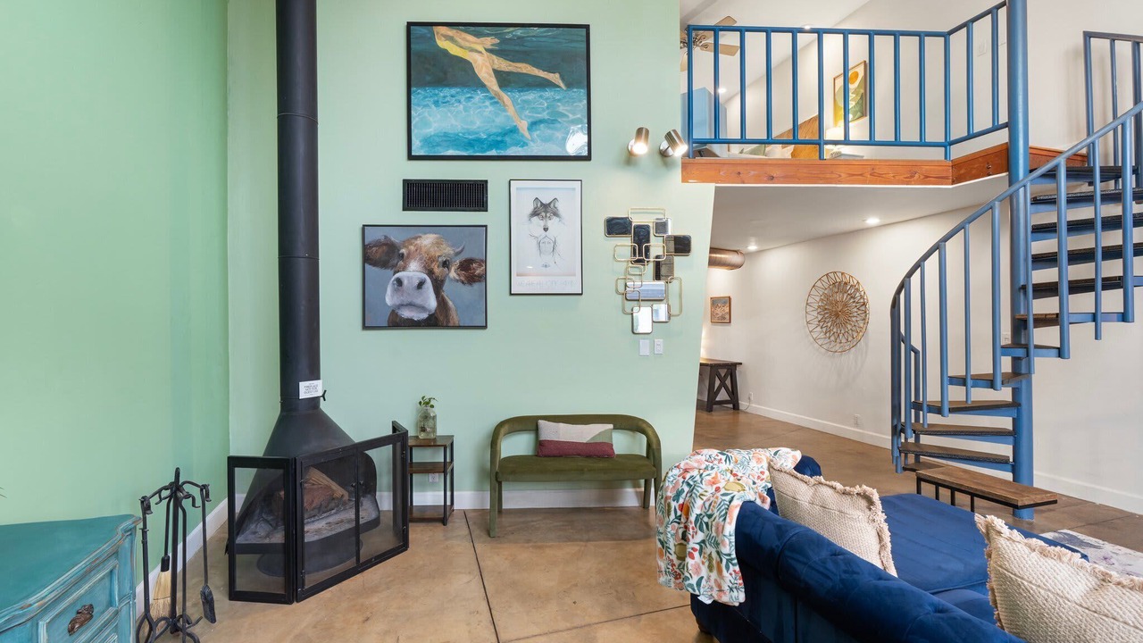 Photo of Livingroom in Pierson Place Historic District