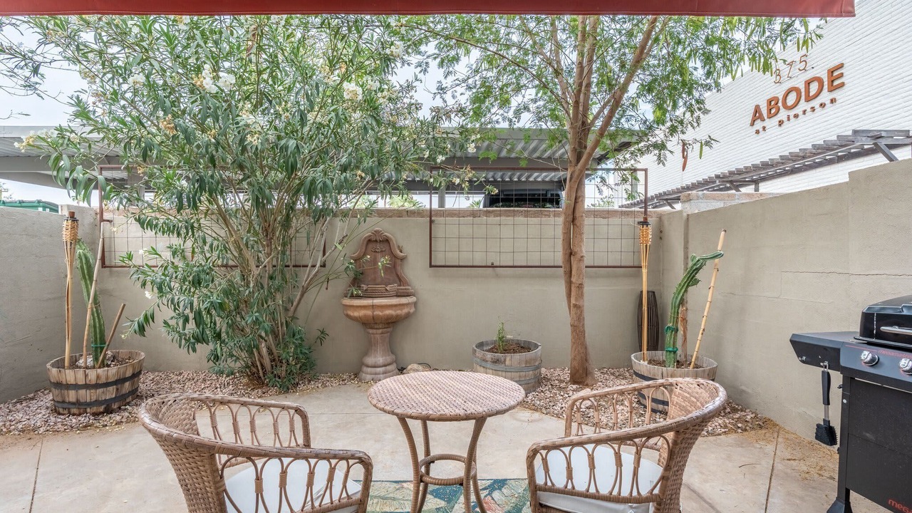 Photo of Outdoor in Pierson Place Historic District