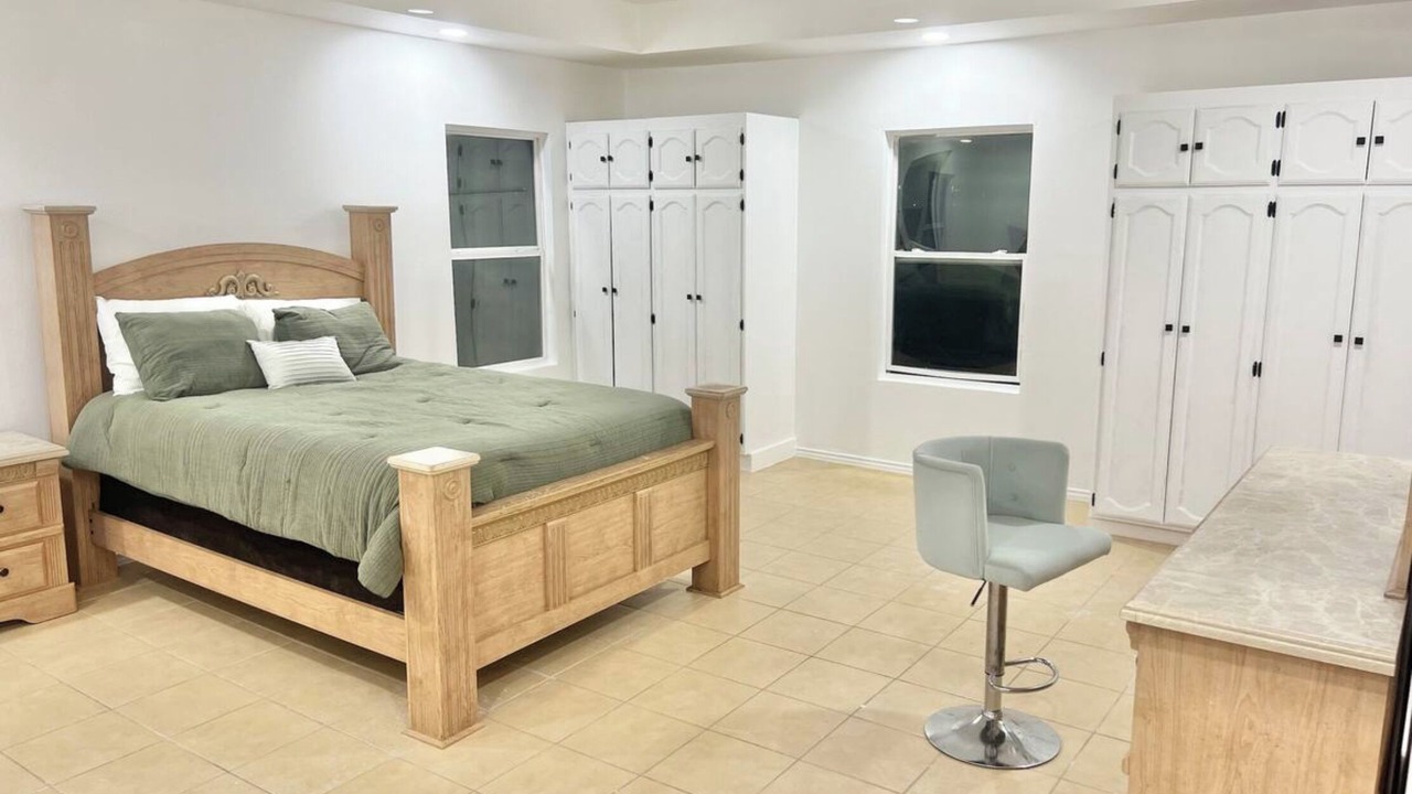 Photo of Bedroom in Alton