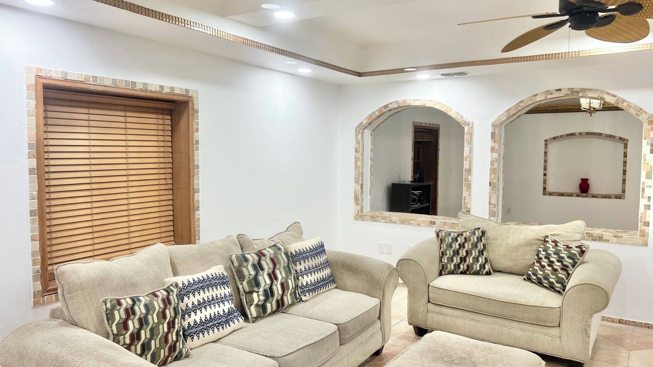 Photo of Livingroom in Alton