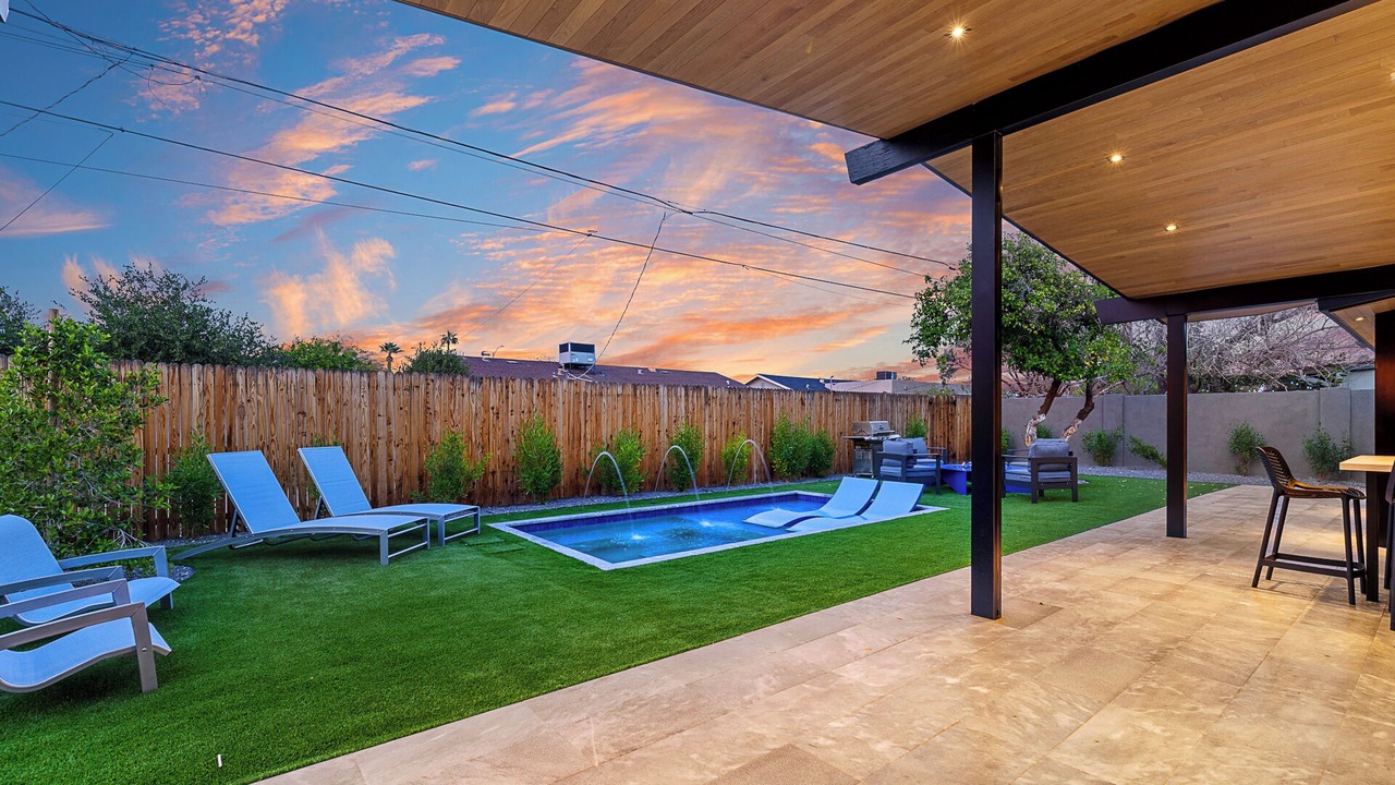 Photo of Patio Balcony in Western Villa