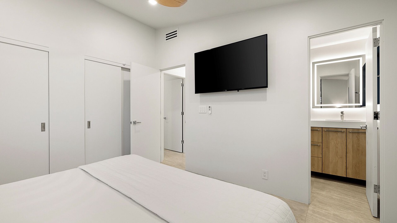 Photo of Bedroom in Western Villa