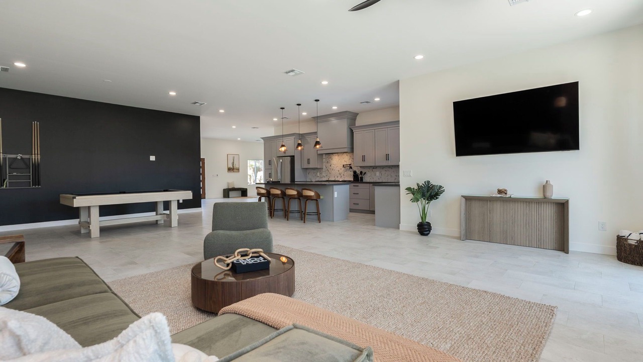 Photo of Livingroom in Tami Estates
