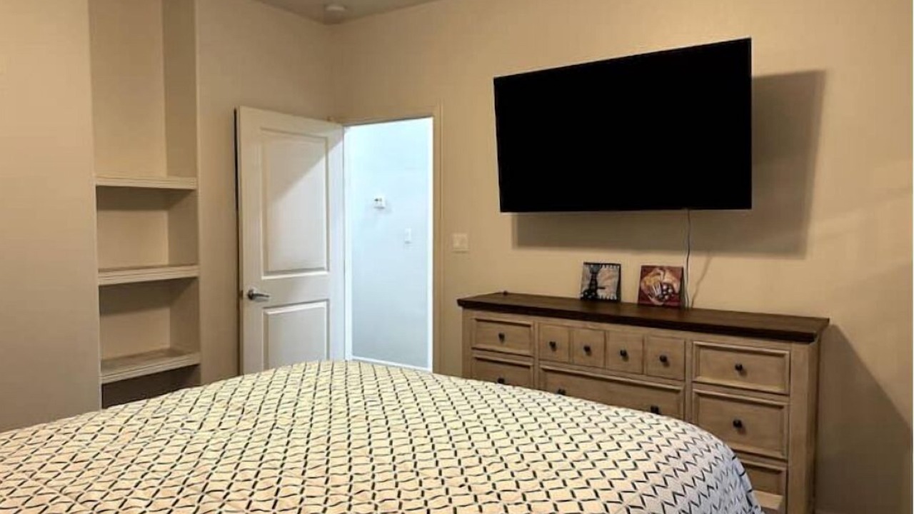 Photo of Bedroom in Edinburg