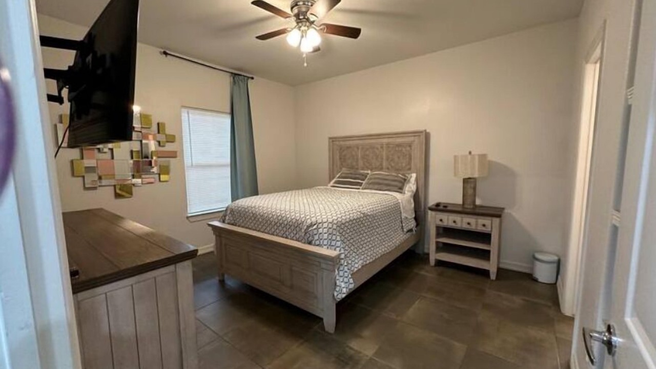 Photo of Bedroom in Edinburg
