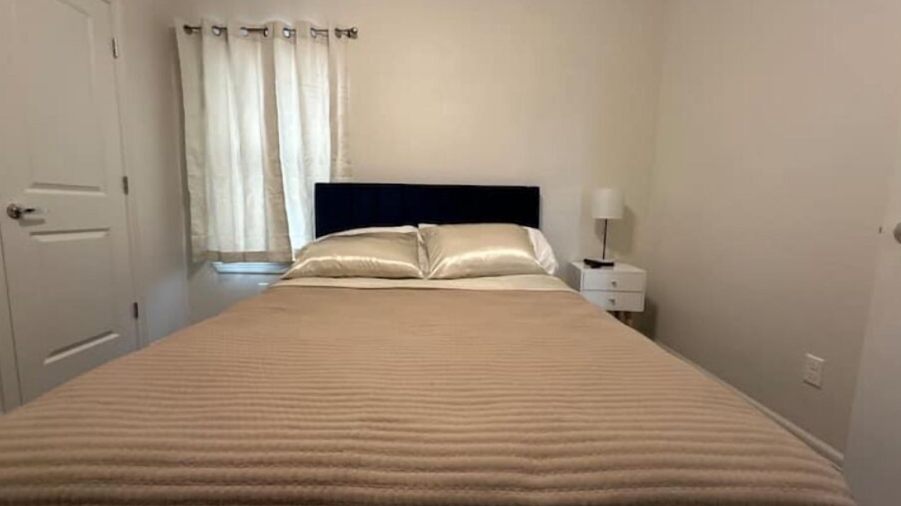 Photo of Bedroom in Edinburg