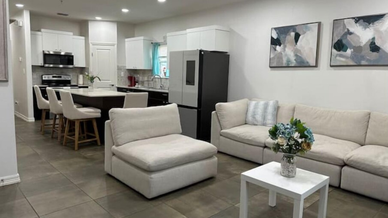 Photo of Livingroom in Edinburg