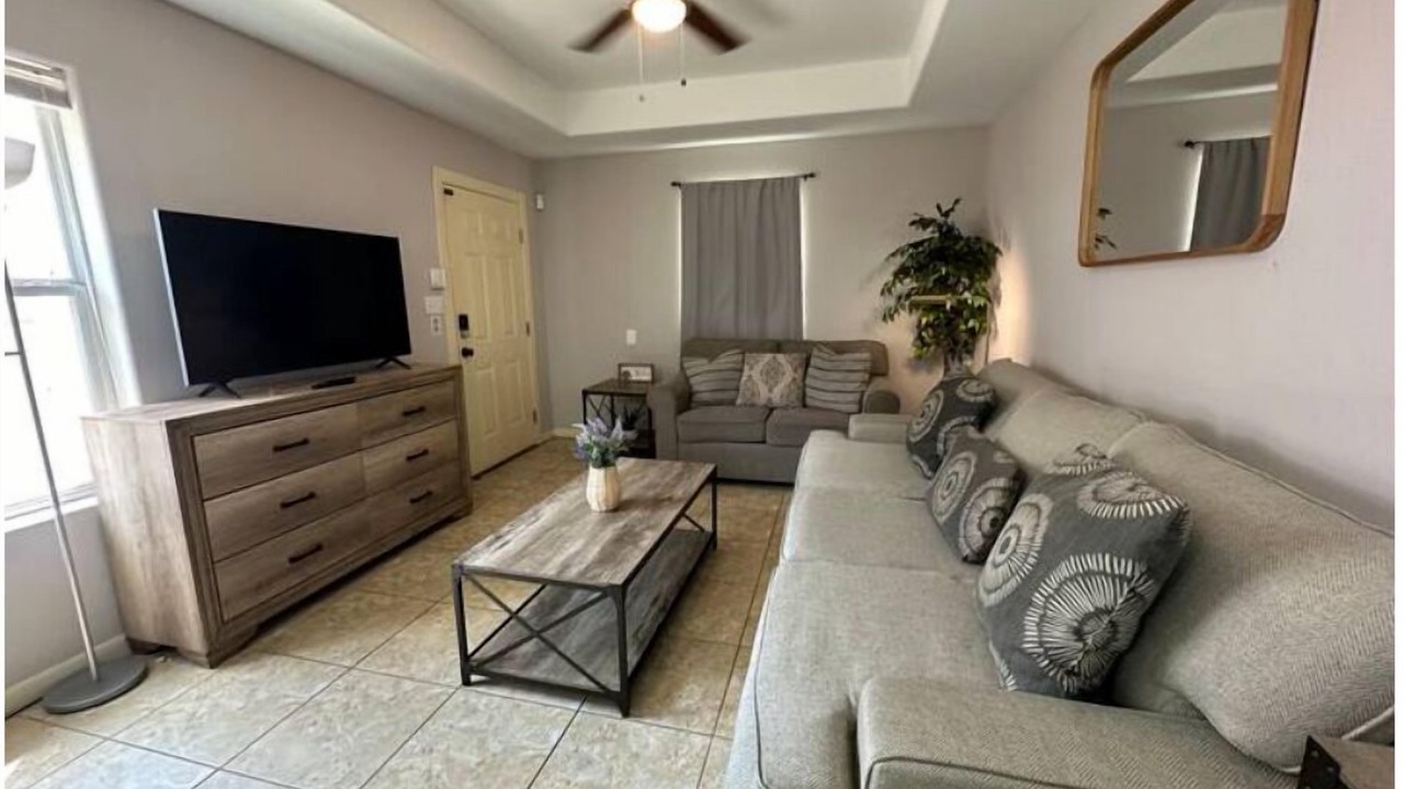 Photo of Livingroom in Edinburg