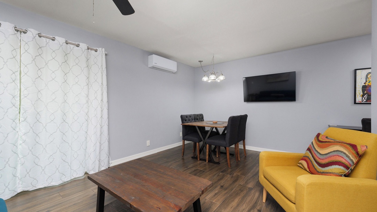 Photo of Livingroom in Brownsville