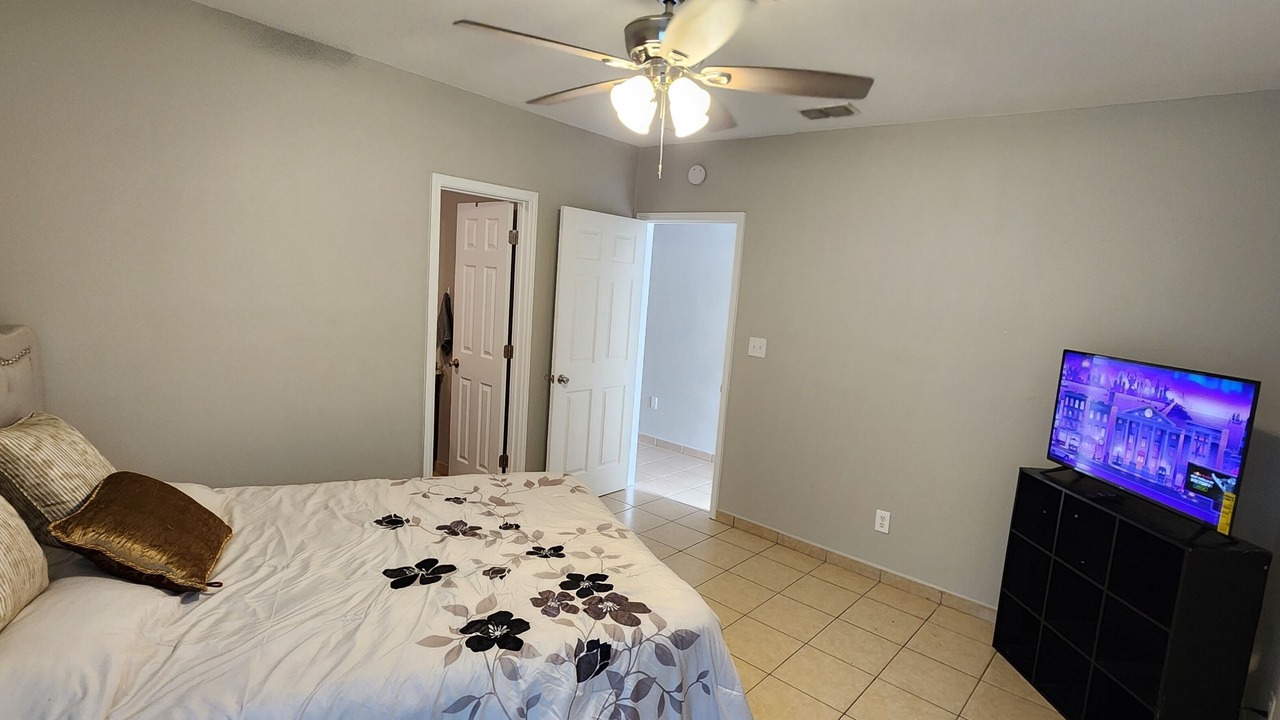 Photo of Bedroom in Edinburg
