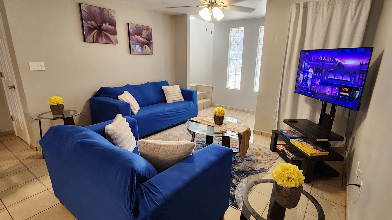 Photo of Livingroom in Edinburg