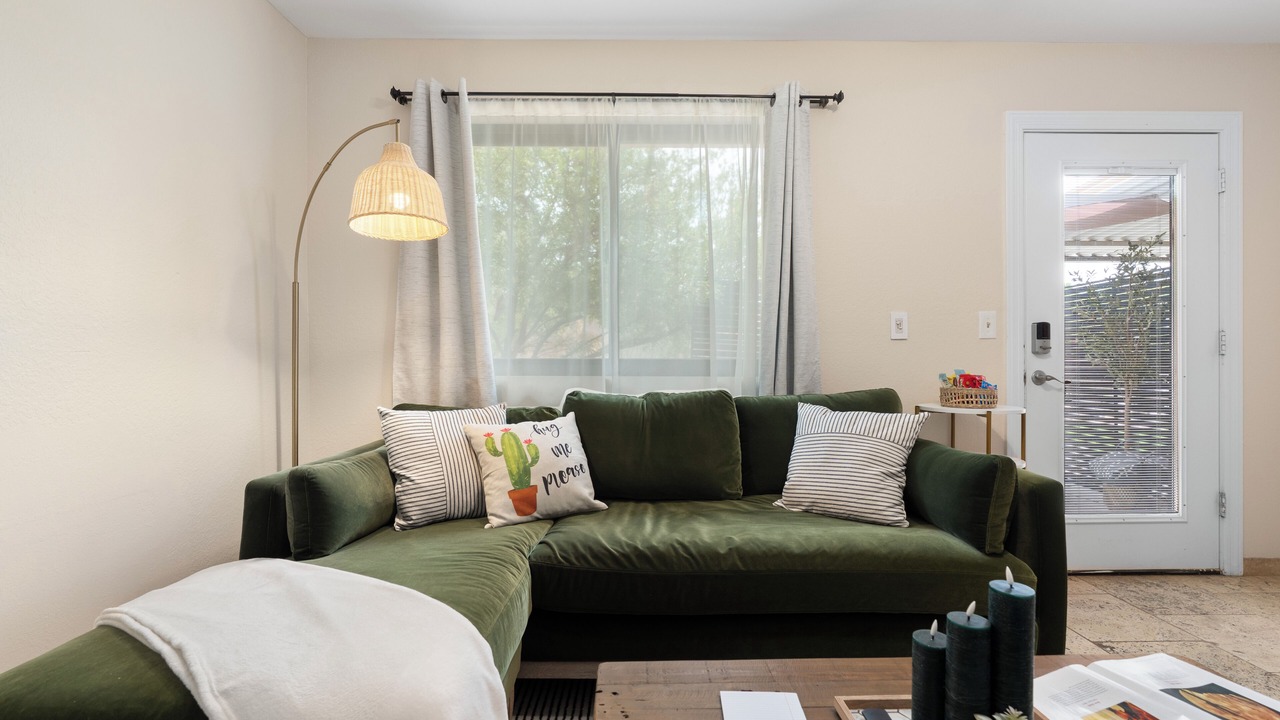 Photo of Livingroom in Moon Valley Vista