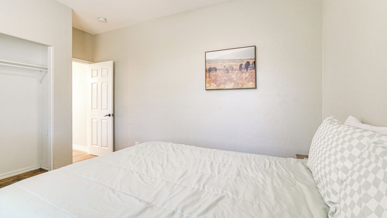 Photo of Bedroom in Palm Valley