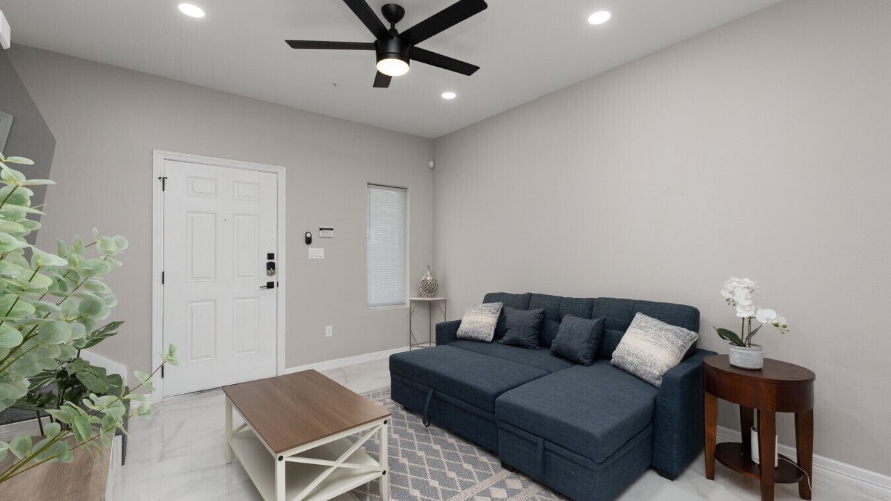 Photo of Livingroom in Pharr