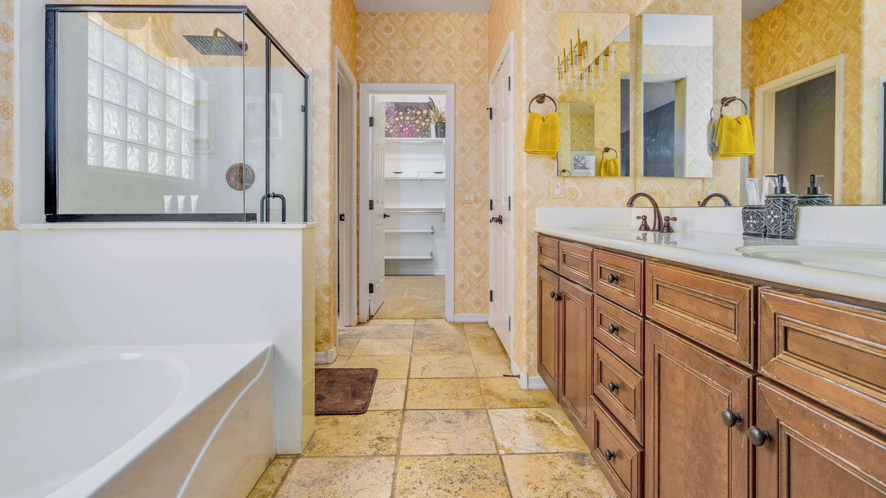 Photo of Bathroom in Palm Valley