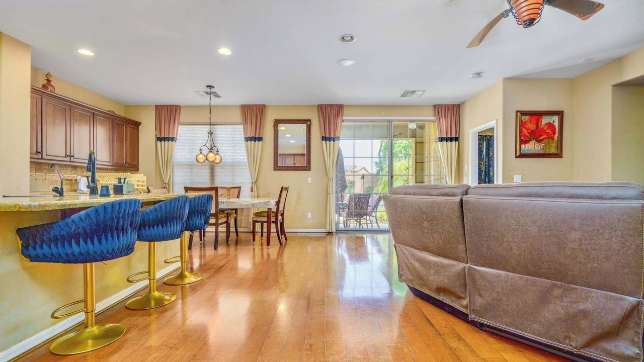 Photo of Bedroom in Palm Valley