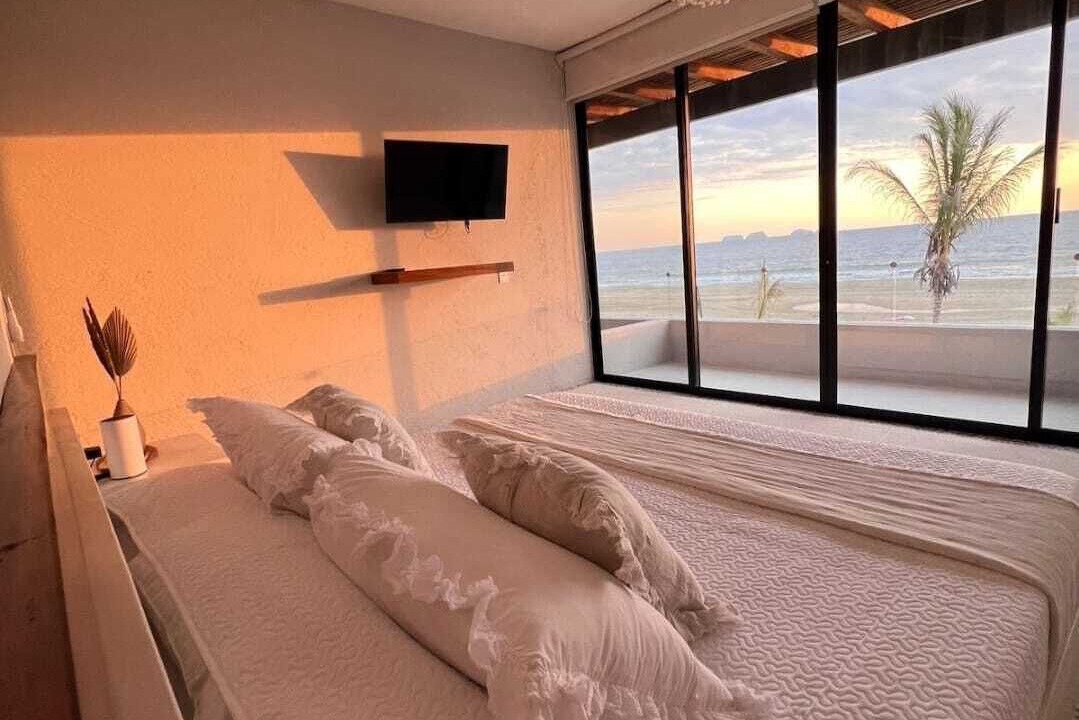 Photo of Bedroom in Zihuatanejo