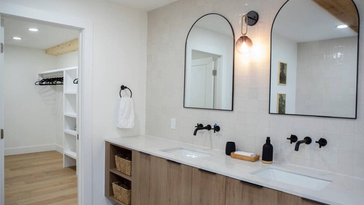 Photo of Bathroom in Brownsville