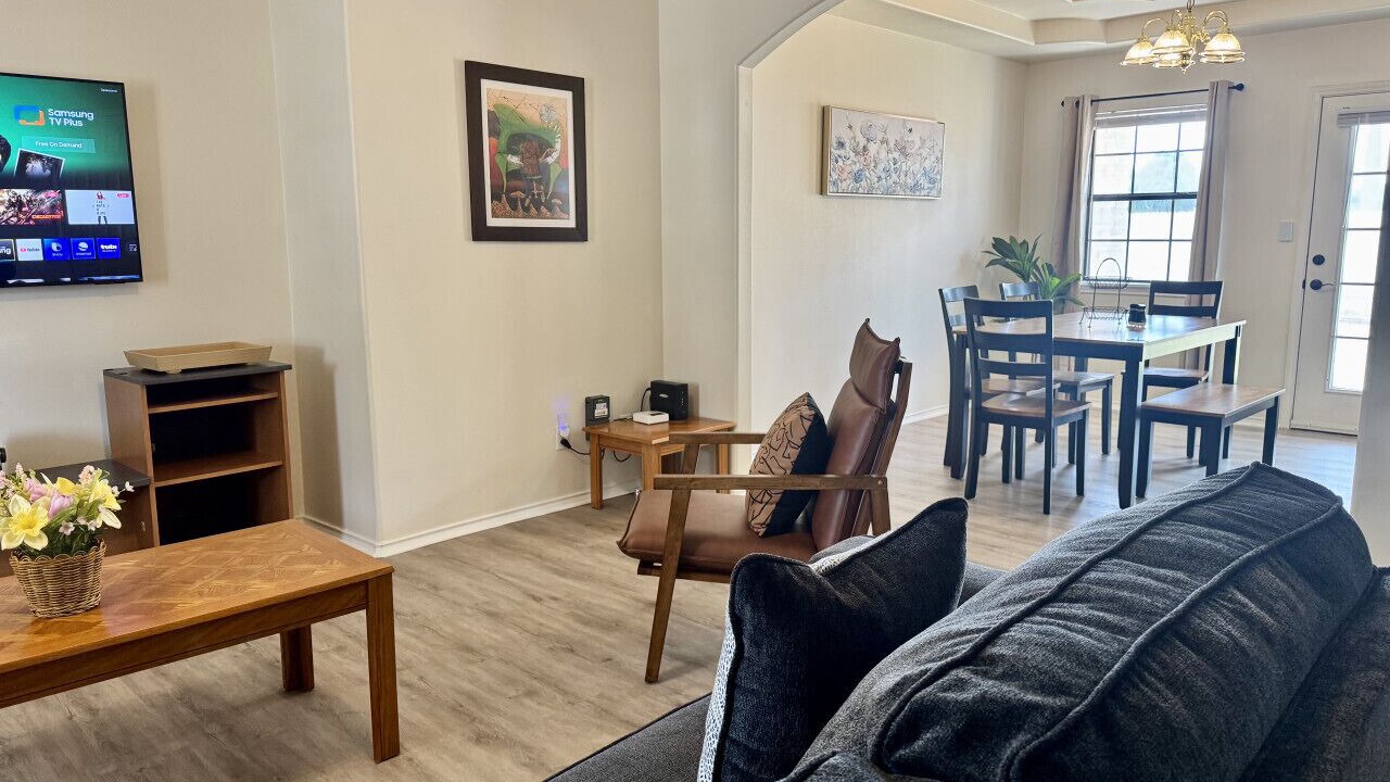Photo of Livingroom in Pharr