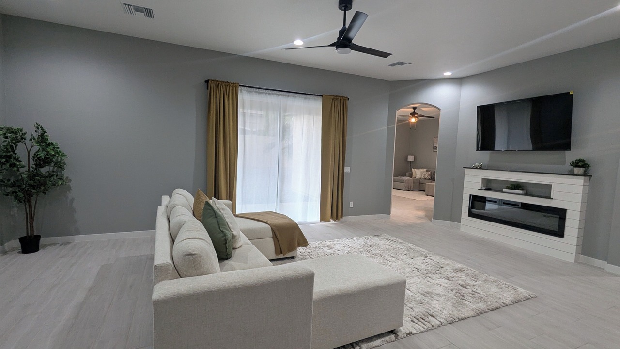 Photo of Livingroom in Rovey Farm Estates