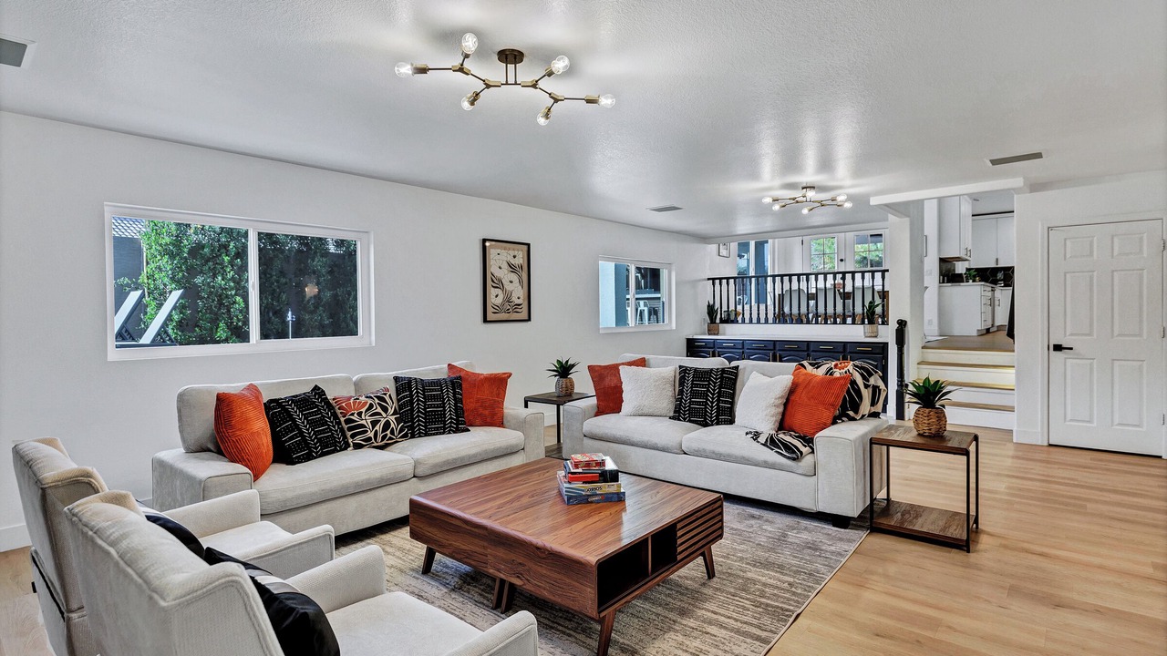 Photo of Livingroom in Sweetwater Place