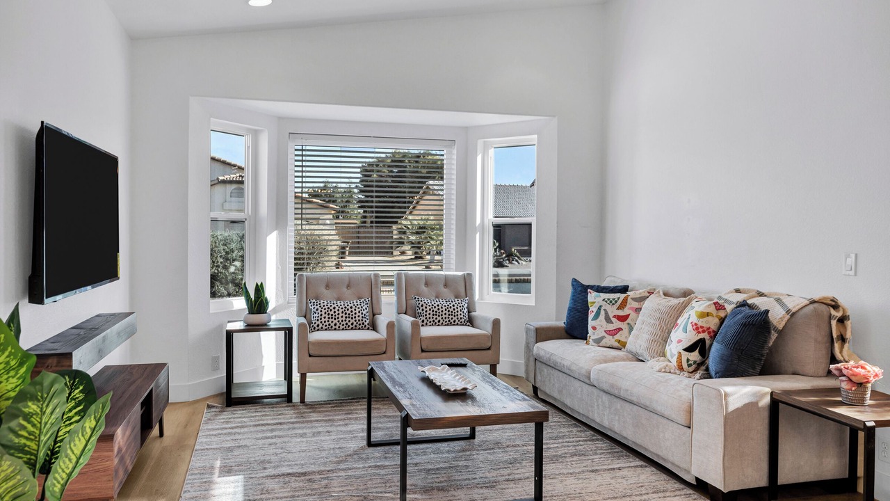 Photo of Livingroom in Sweetwater Place