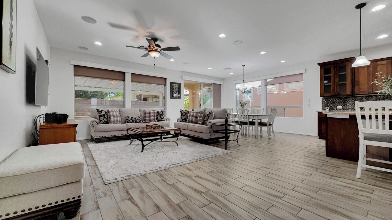 Photo of Livingroom in Encanterra