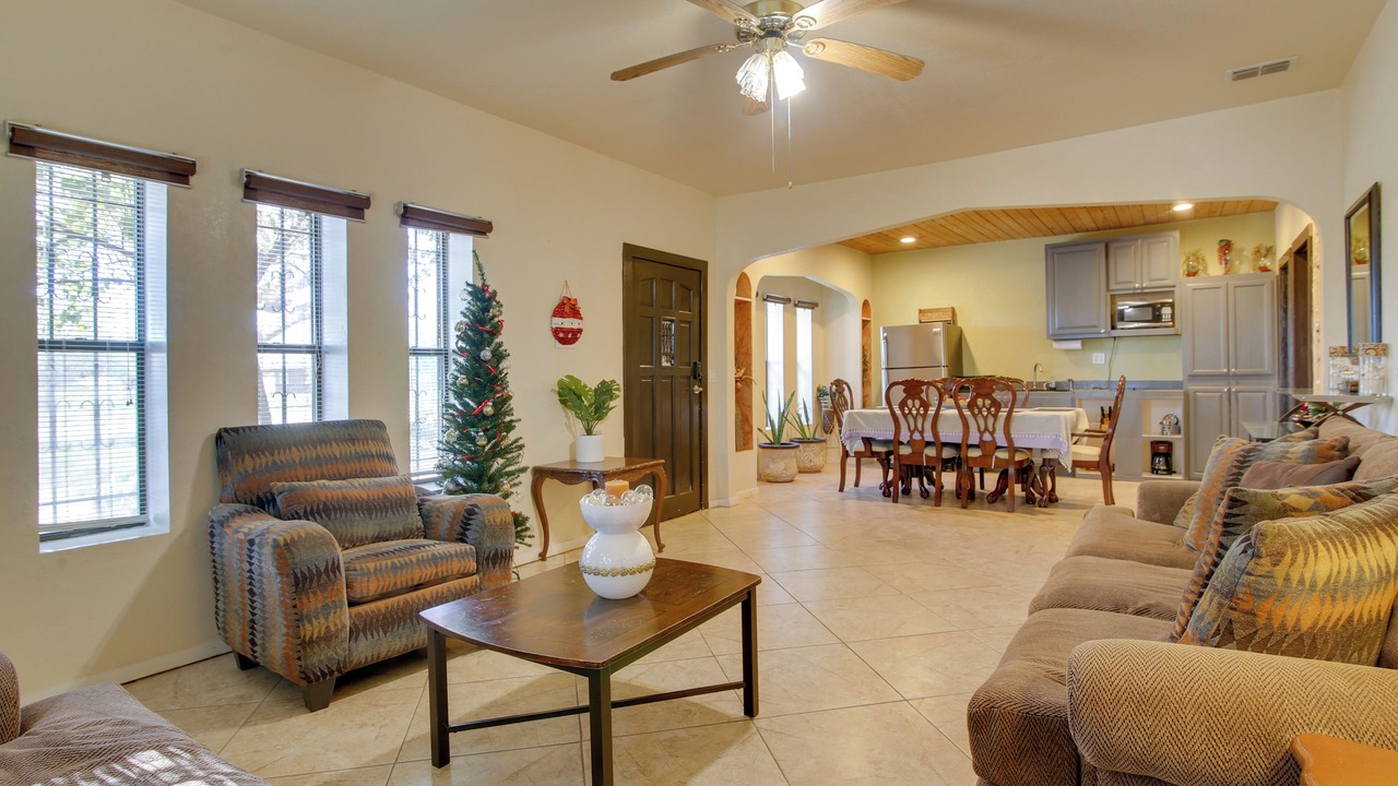 Photo of Livingroom in Sebastian