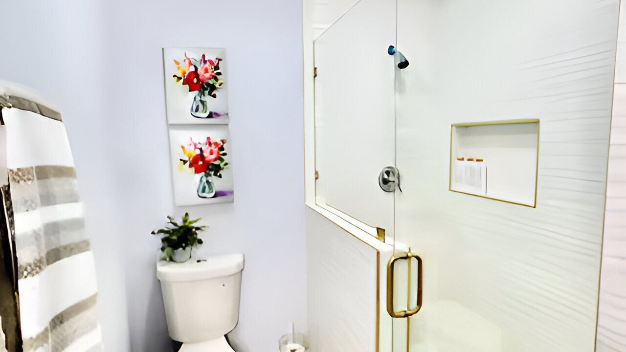 Photo of Bathroom in Edinburg