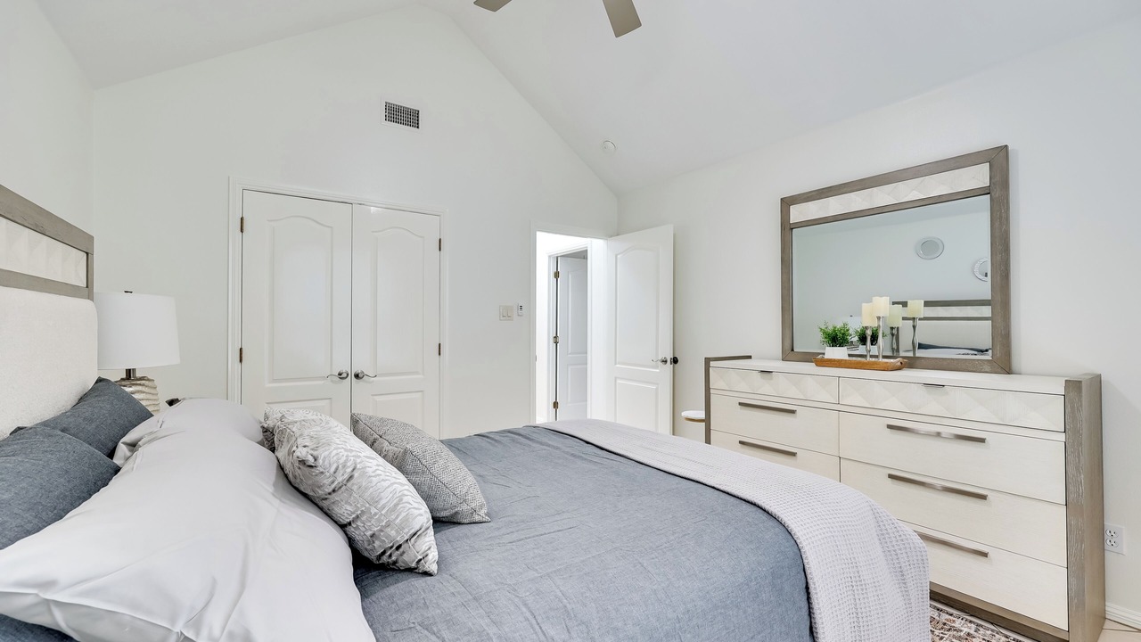 Photo of Bedroom in Edinburg