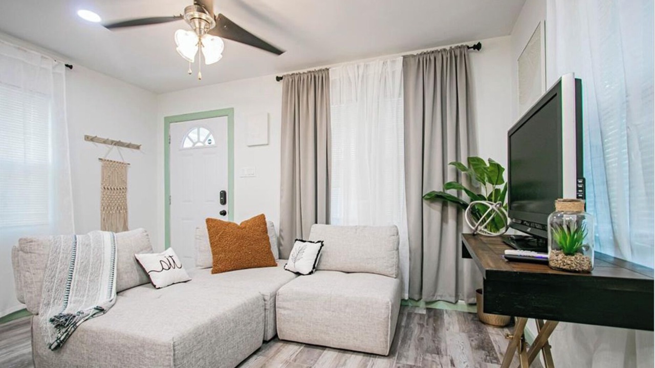 Photo of Livingroom in Pharr