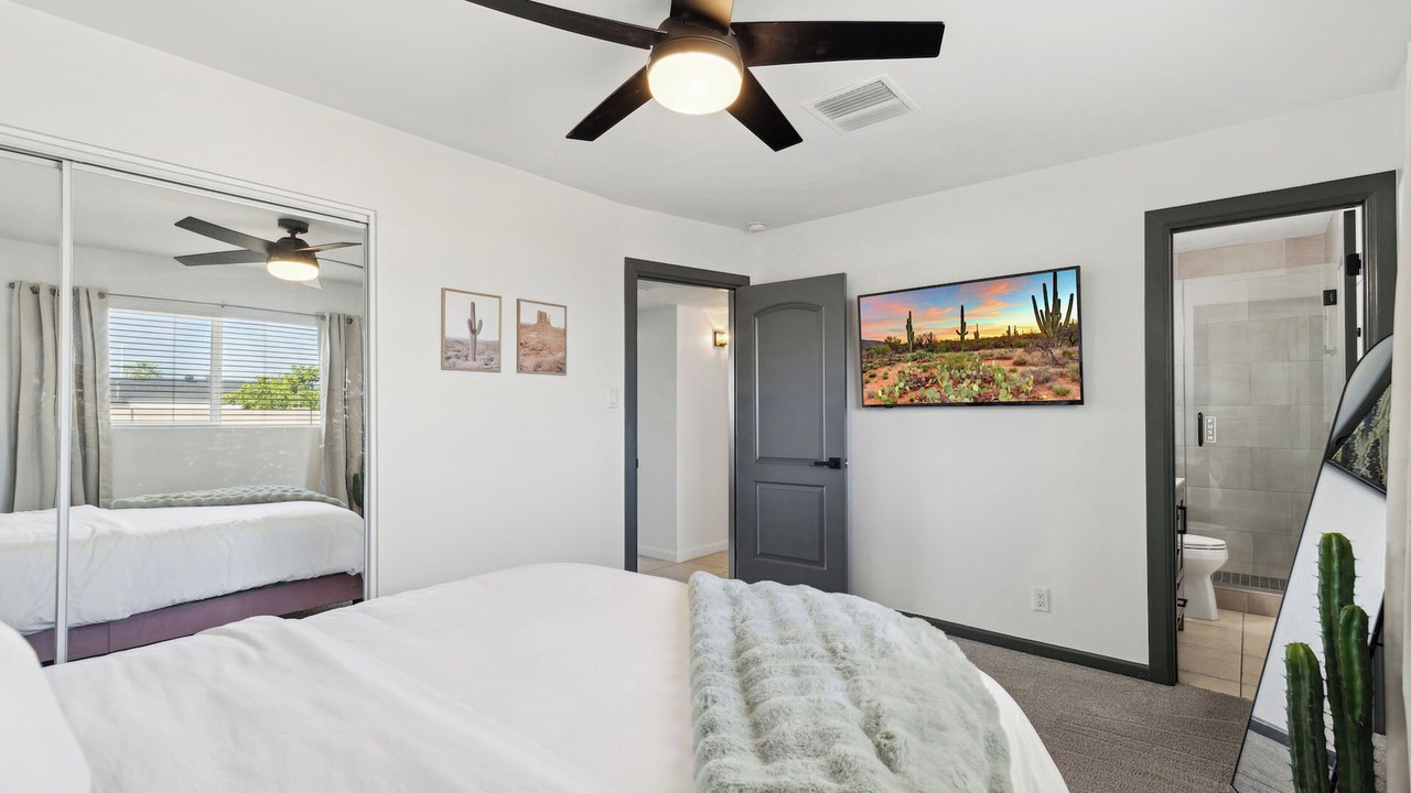 Photo of Bedroom in Papago Parkway