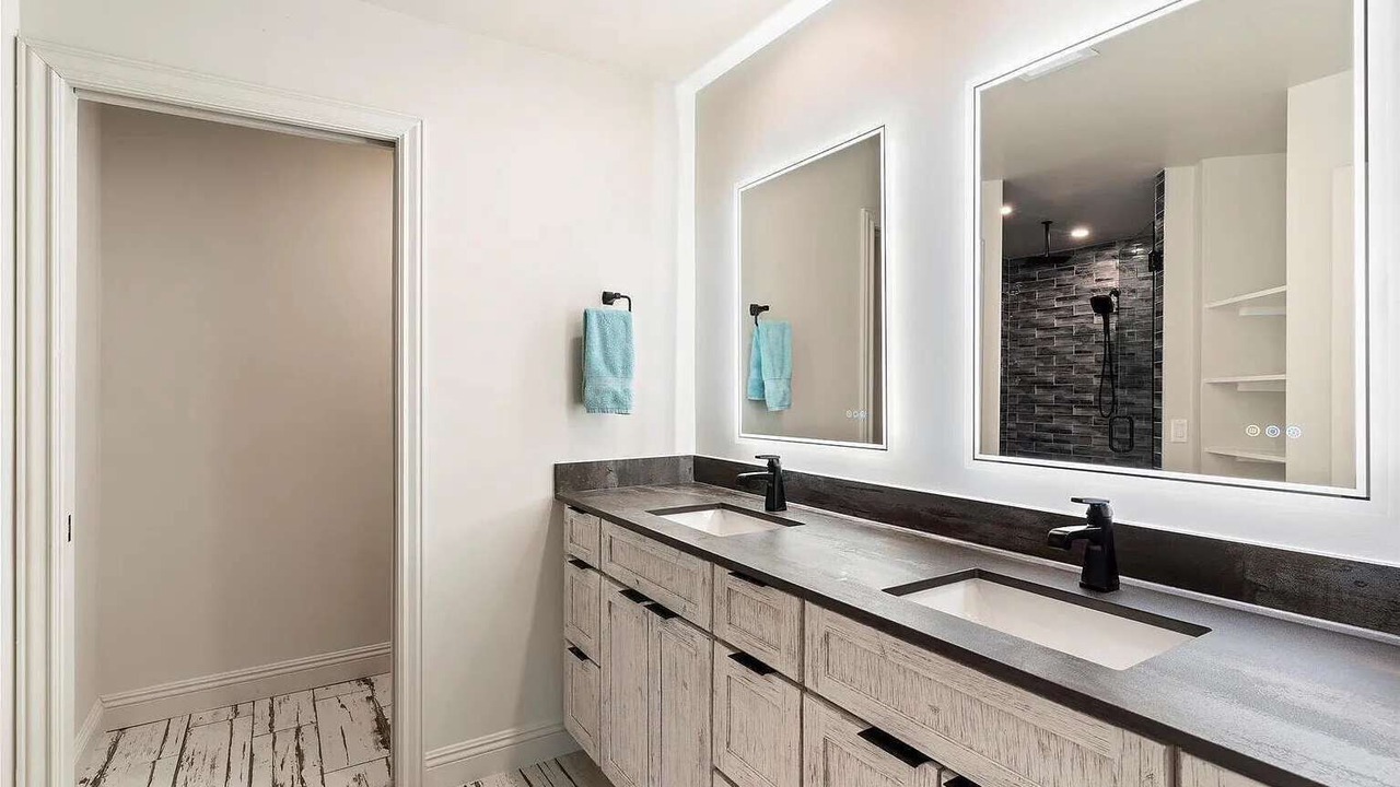 Photo of Bathroom in Desert View Village